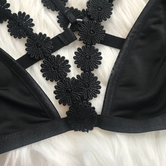 UO Out from Under Black strappy Bralette bra NEW - Picture 5 of 8